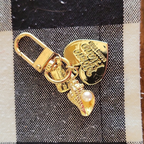 BAG CHARM CONCH SHELL - Picture 2 of 2